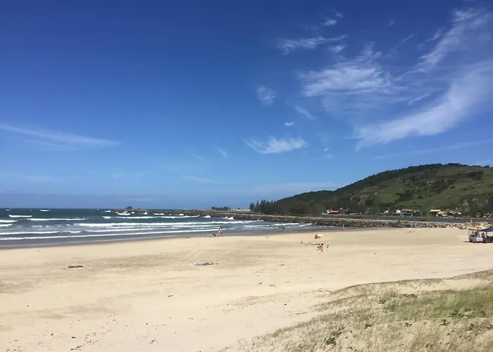 Apartamento 3 Dorm., O Quintal É A Praia E Molhes