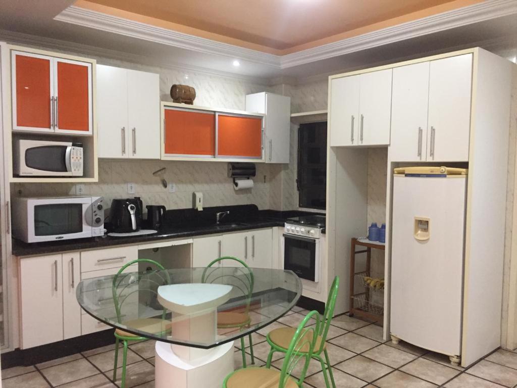 3 Dorm., O Quintal E A E Molhes