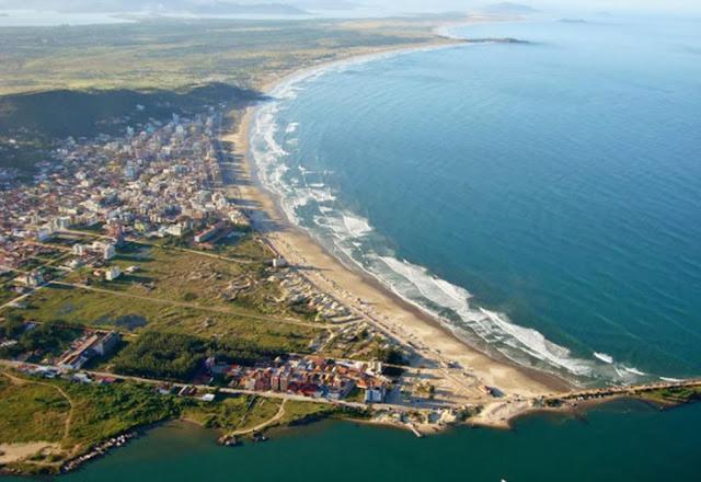 3 Dorm., O Quintal E A E Molhes Apartment Laguna