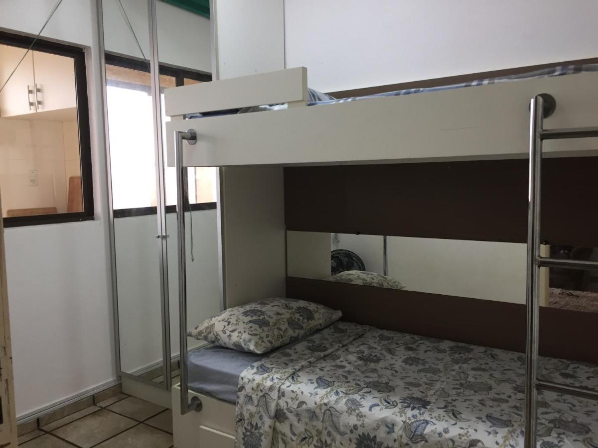 3 Dorm., O Quintal E A E Molhes